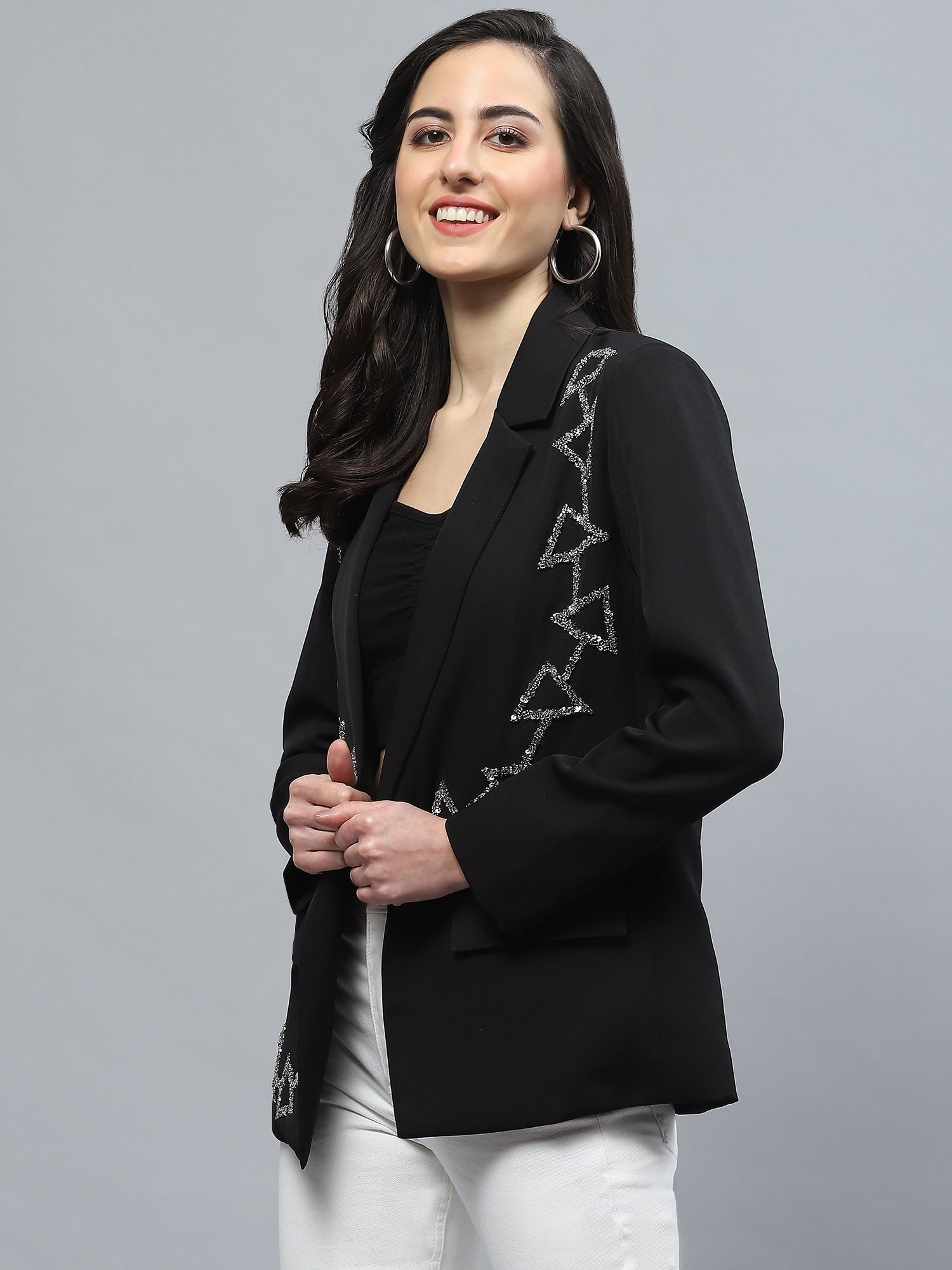 EMBROIDERED BLACK BLAZER