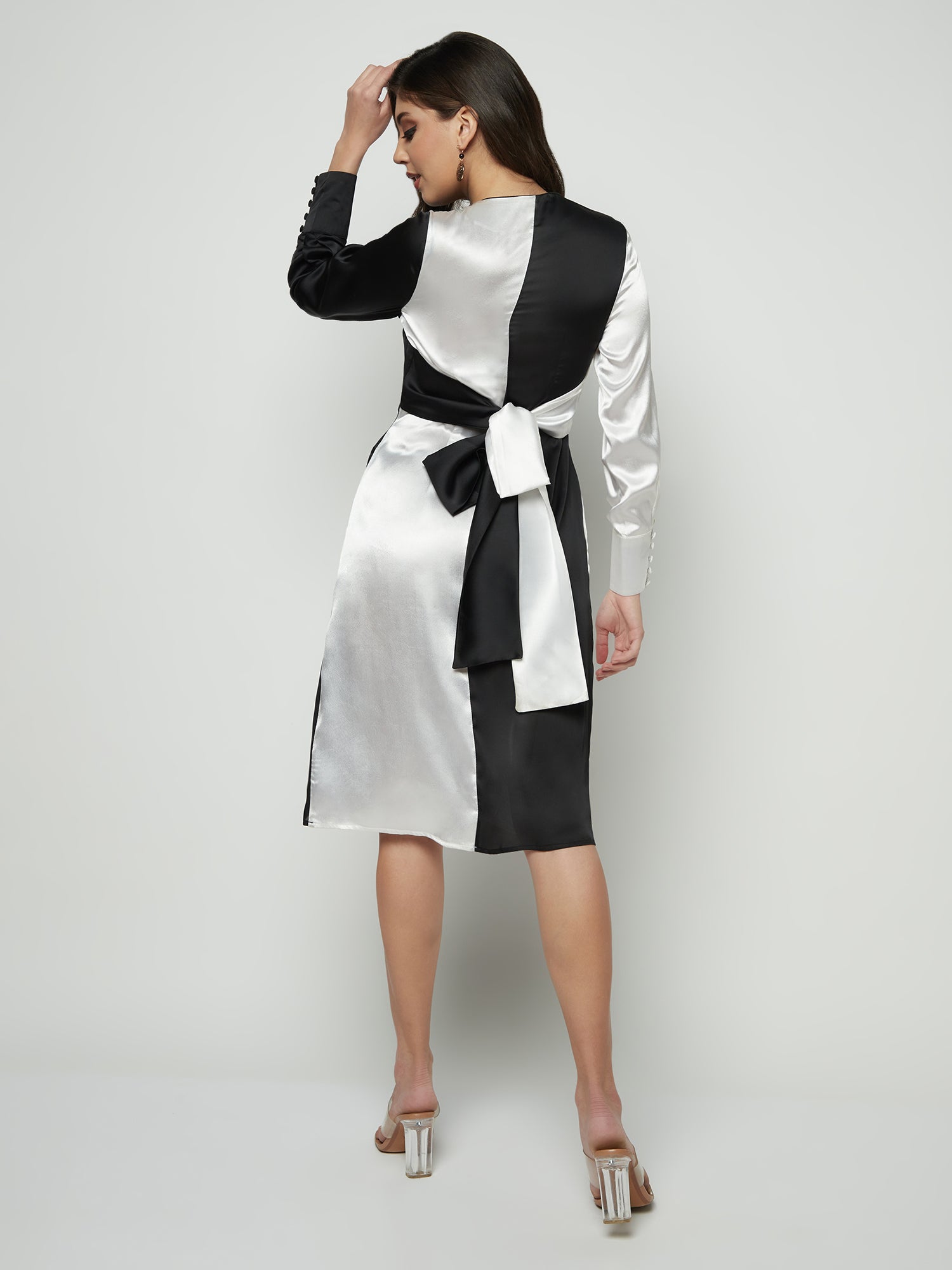 WHITE & BLACK SHADE WRAP DRESS