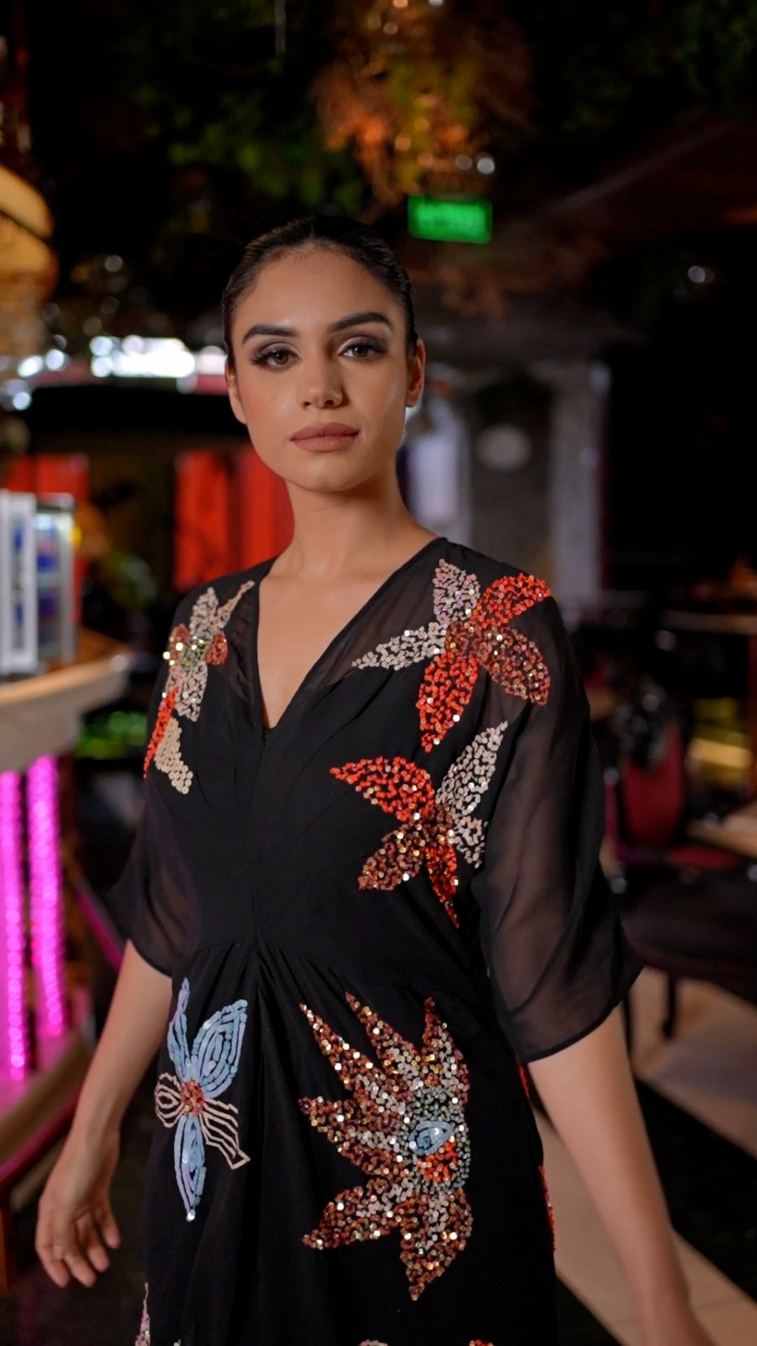 contrast flower embroidery mini