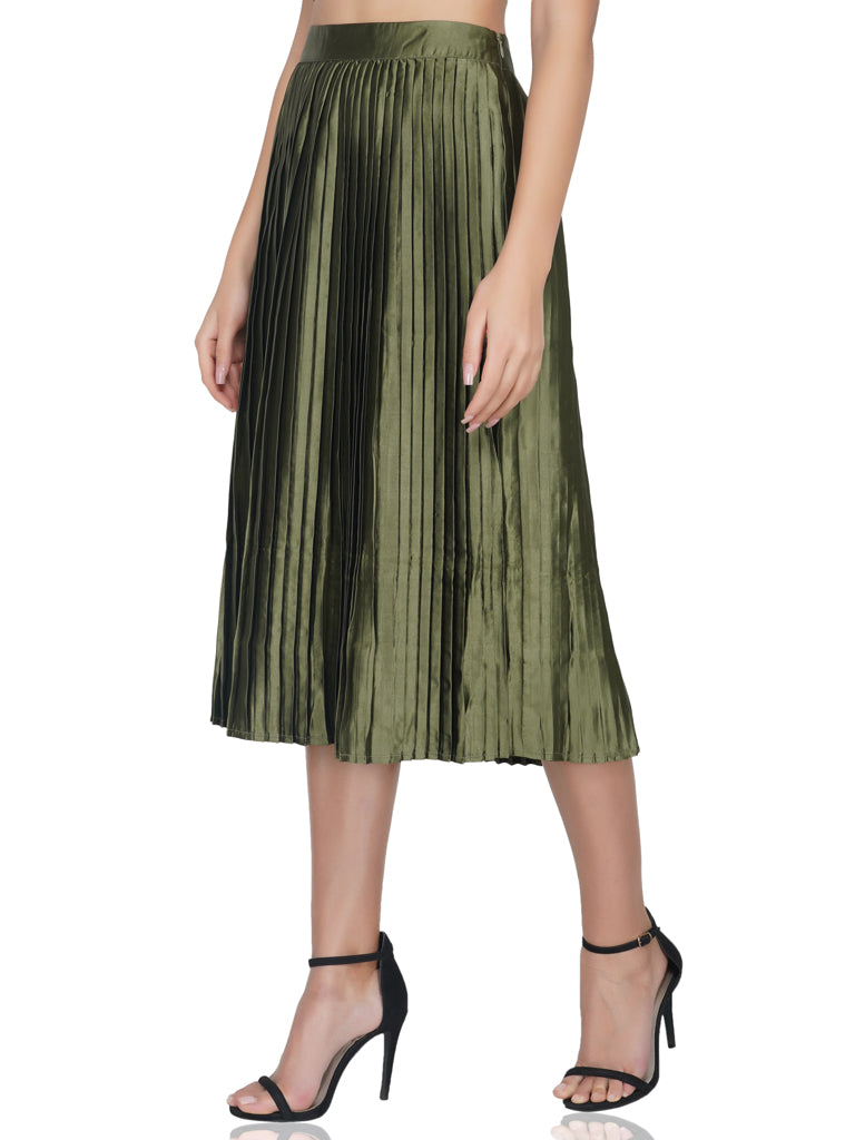 pleated skirt