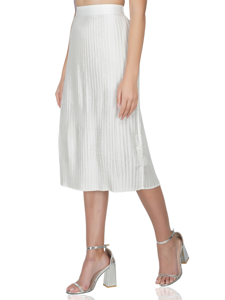 pleated skirt