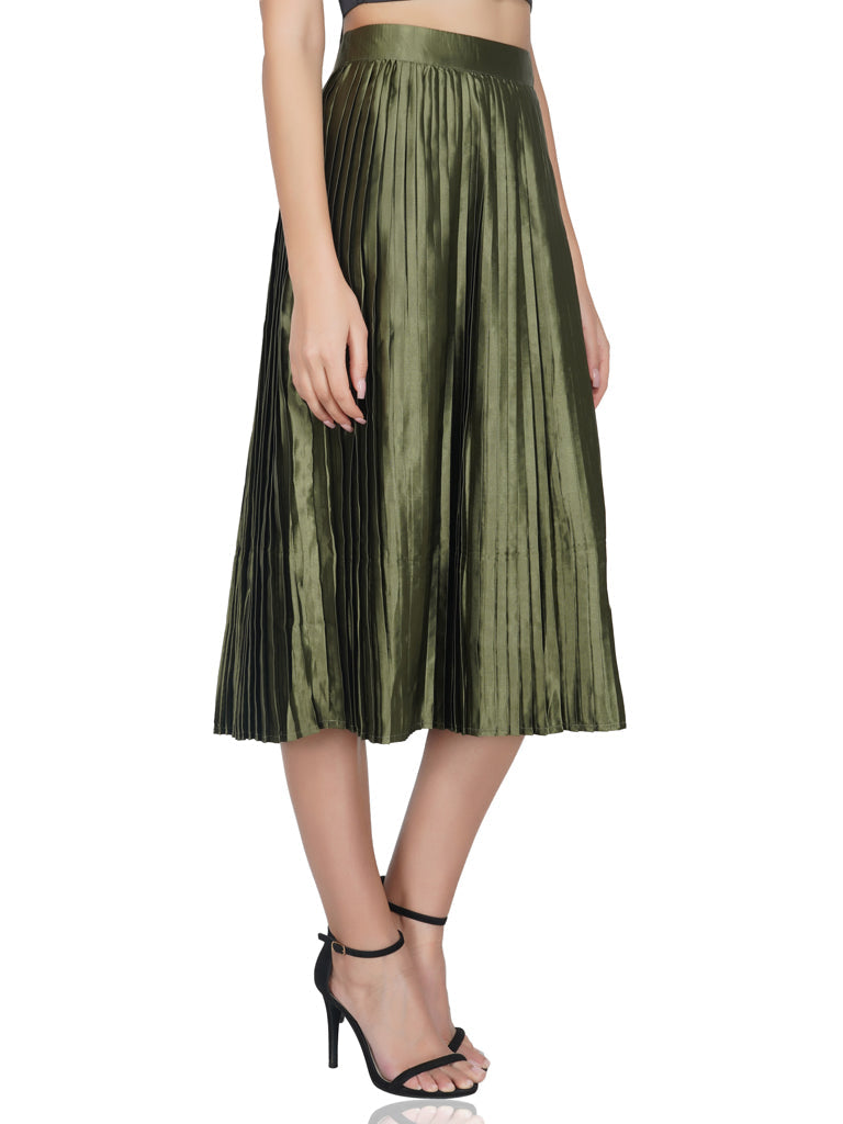 pleated skirt