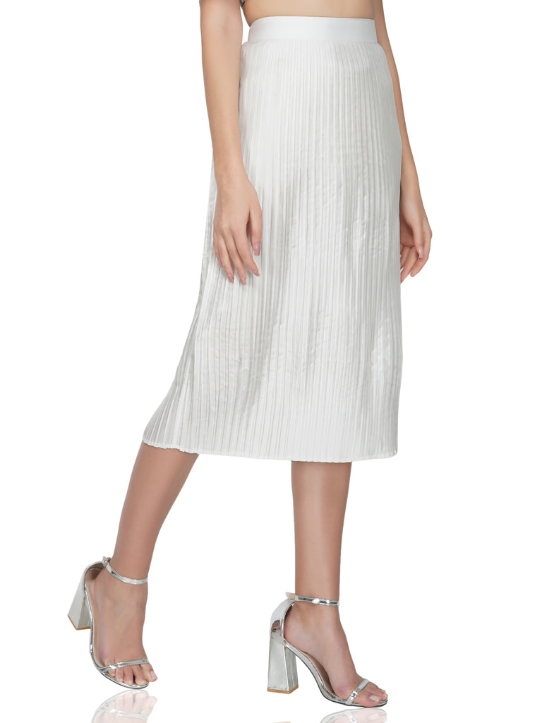 pleated skirt