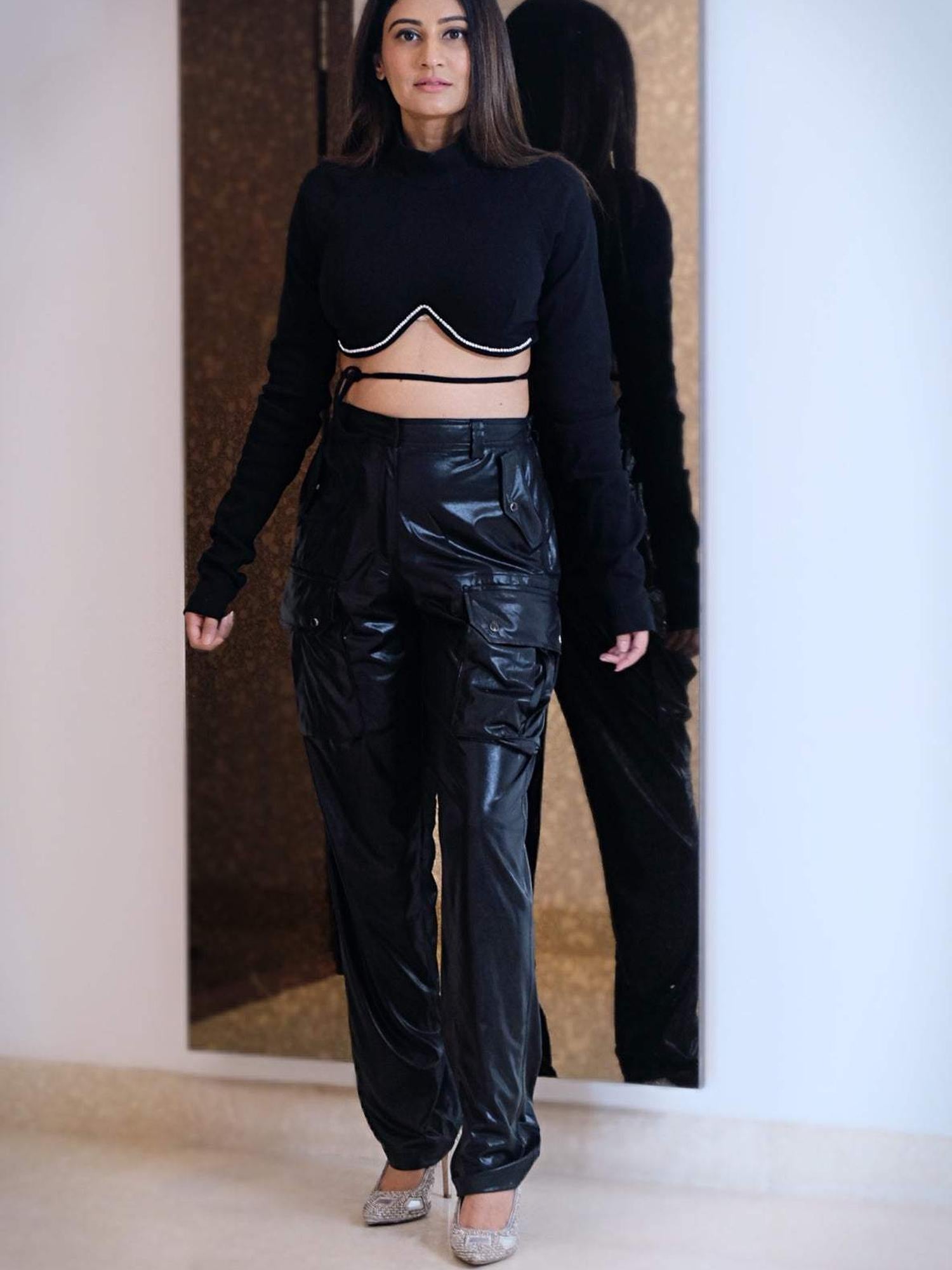 Ribbed Black Crop Top