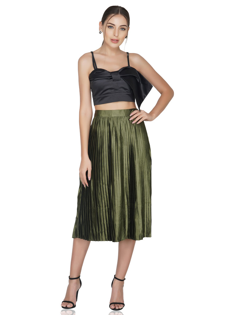 pleated skirt