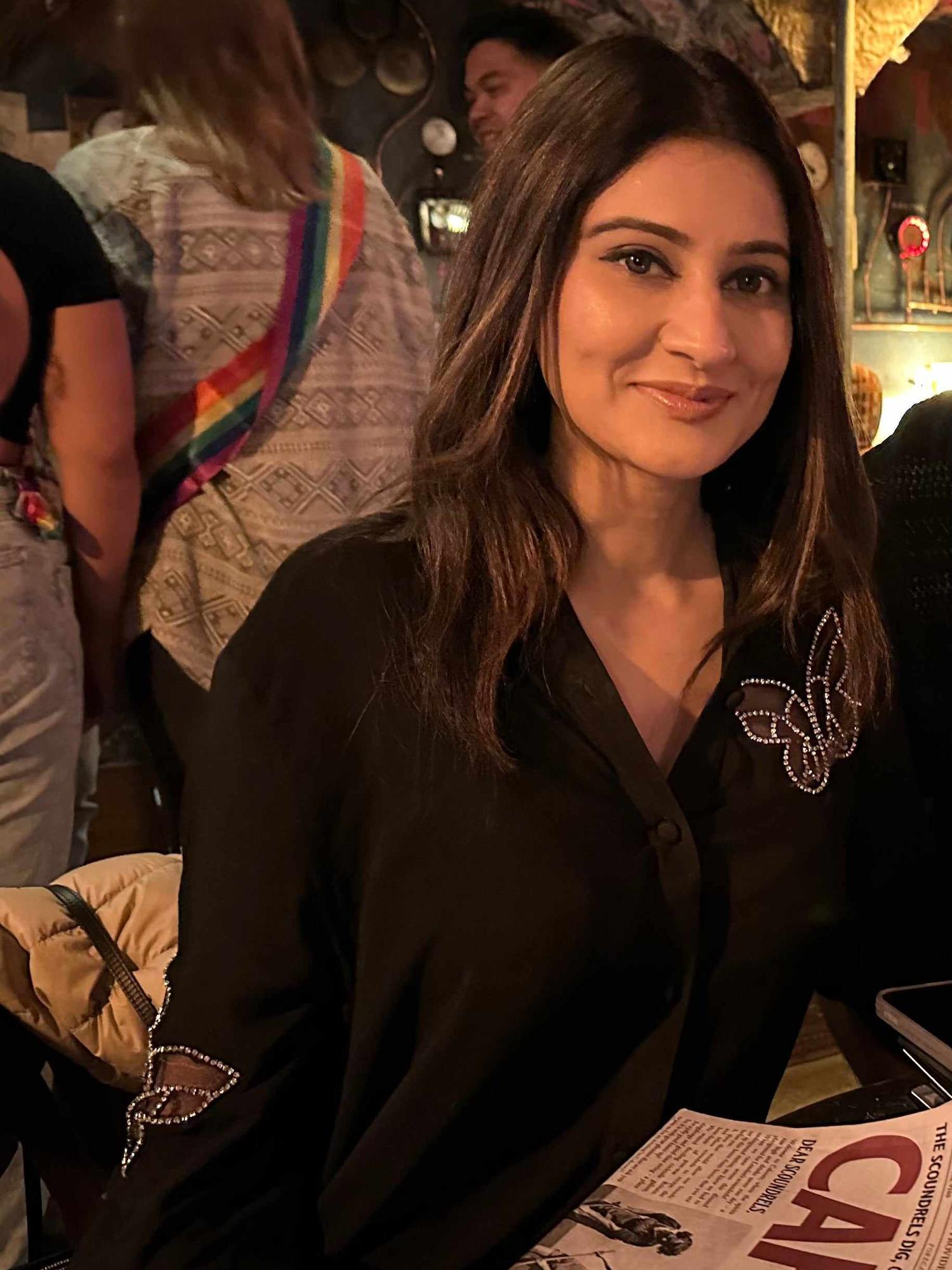 butterfly majesty black shirt