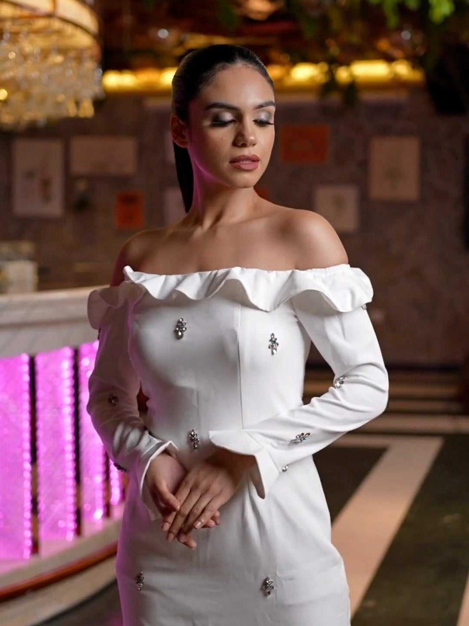 So-Sexy White Valentine Dress